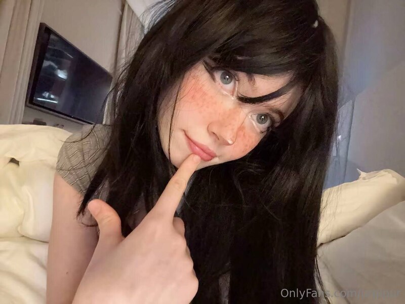 YourSmallDoll nude photo 2
