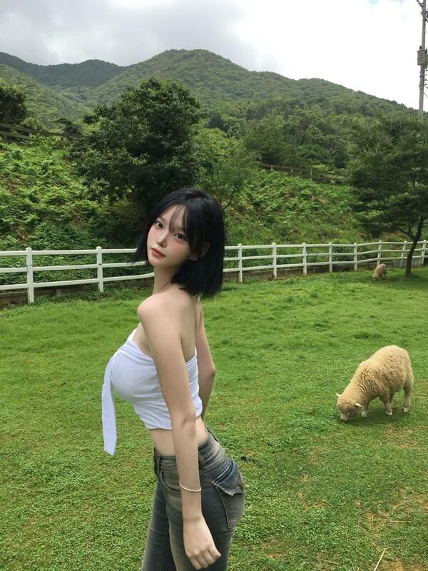 y._.sc nude photo 6