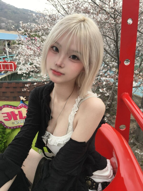 y._.sc nude photo 22