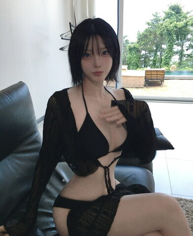 y._.sc nude photo 4
