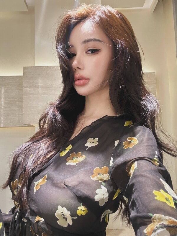 Yuan Sayuki nude photo 3