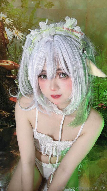 Yui Chan nude photo 4