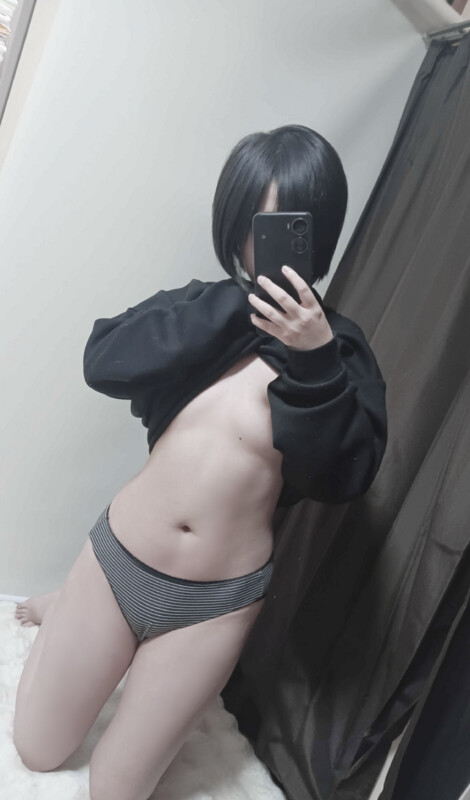Yuki Shino nude photo 6