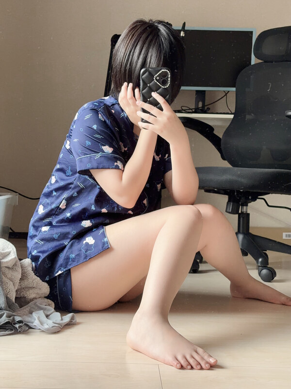 Yuki Shino nude photo 13