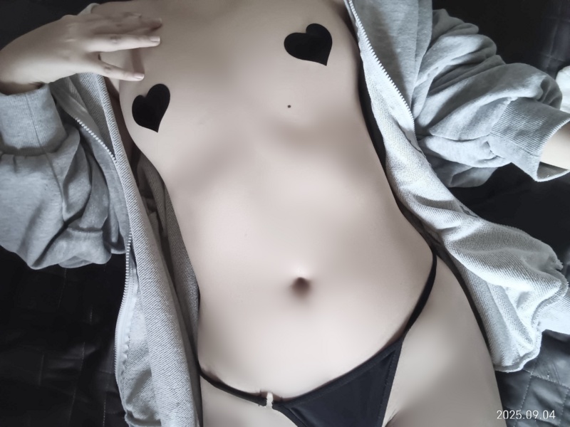 Yuki Shino nude photo 14
