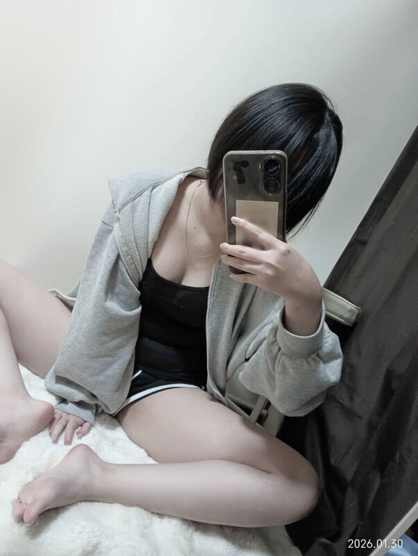 Yuki Shino nude photo 8