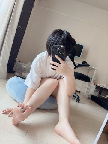Yuki Shino nude photo 2