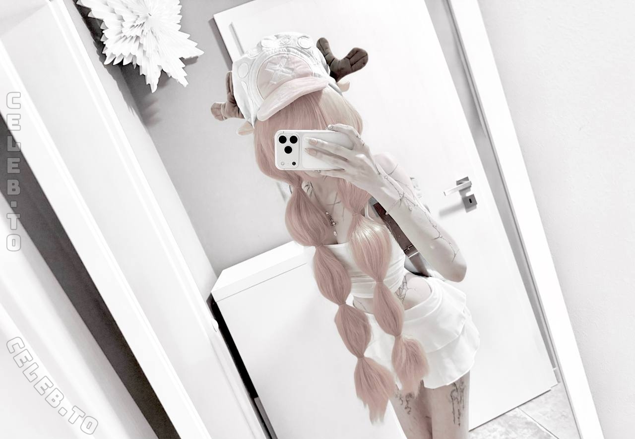 Yukionnadoll nude photo 4