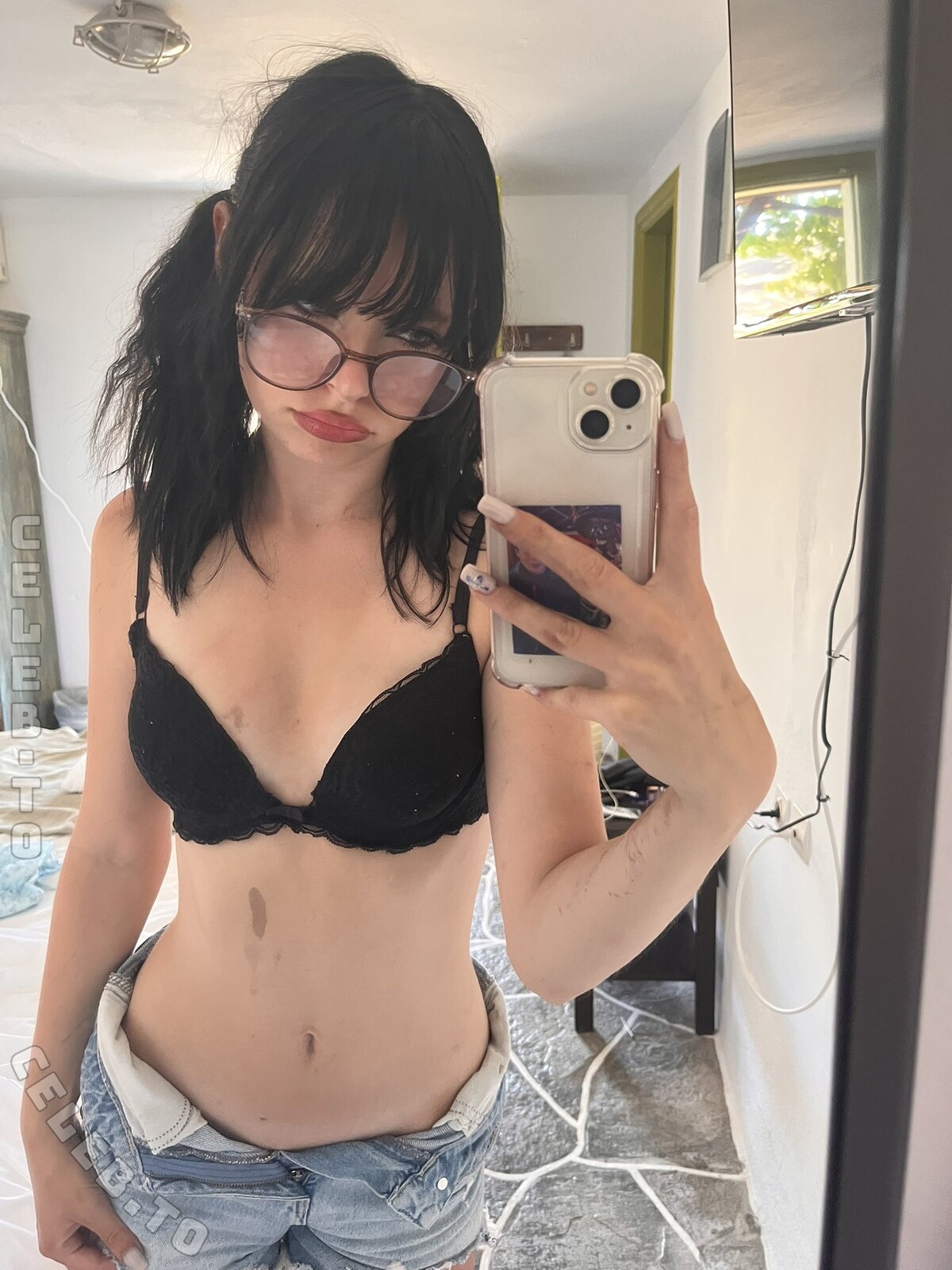 Yukistarxyz nude photo 1