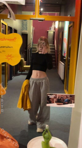 Yukistarxyz nude photo 5
