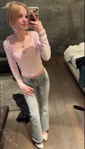 Yukistarxyz nude photo 3