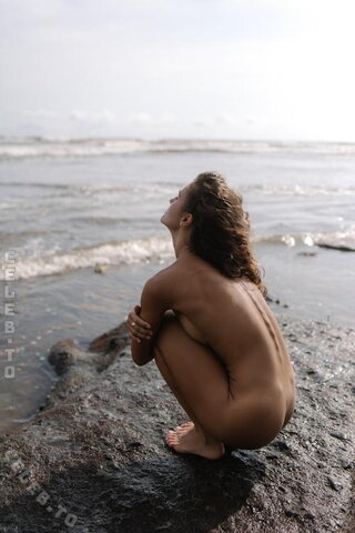 Yuliya Lazarenko photo 6