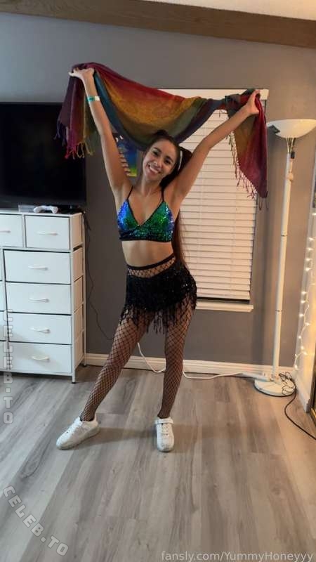 YummyHoneyyy nude photo 9