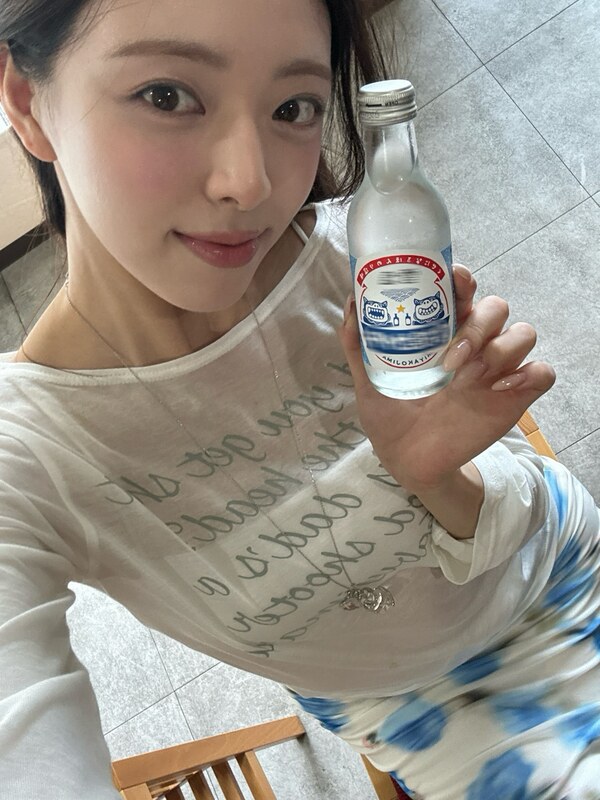 Yuna nude photo 6