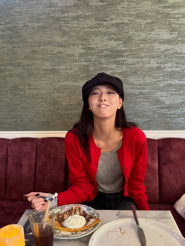 Yuna nude photo 9