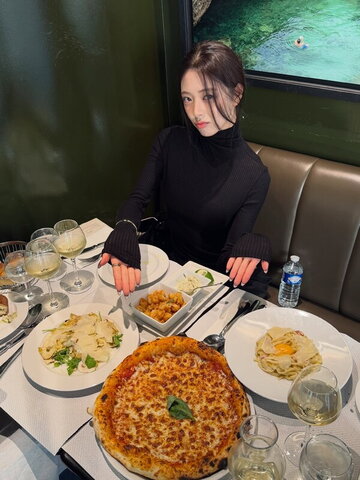 Yuna nude photo 23