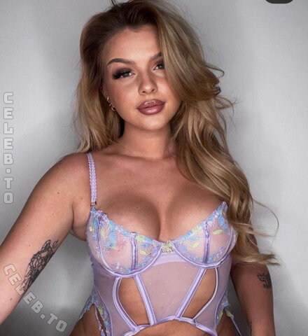 Yungstachel nude photo 7