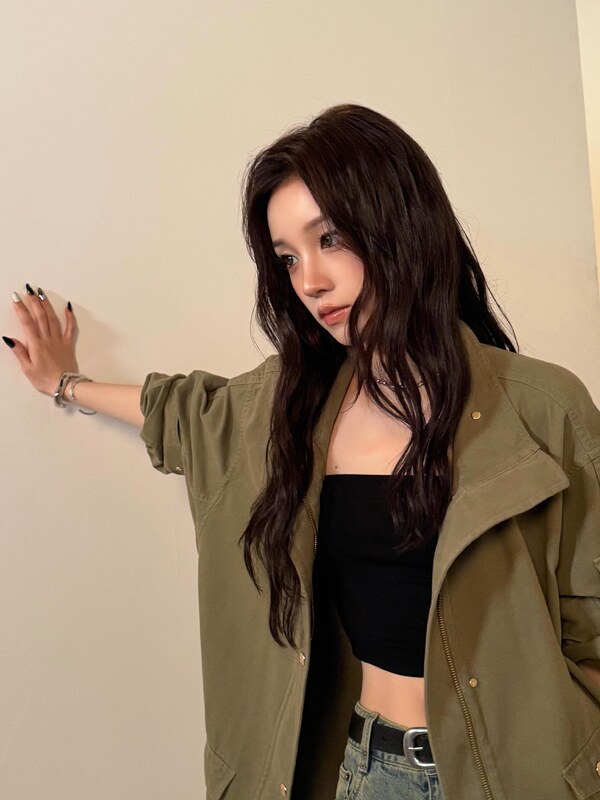 YUQI nude photo 12