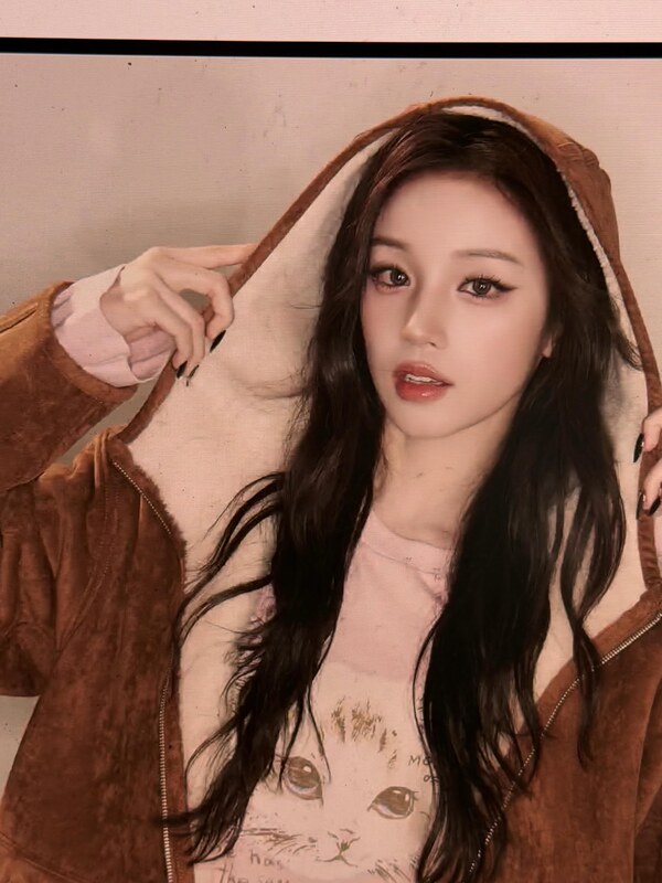 YUQI nude photo 13