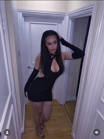 @yurfavpersian nude photo 2