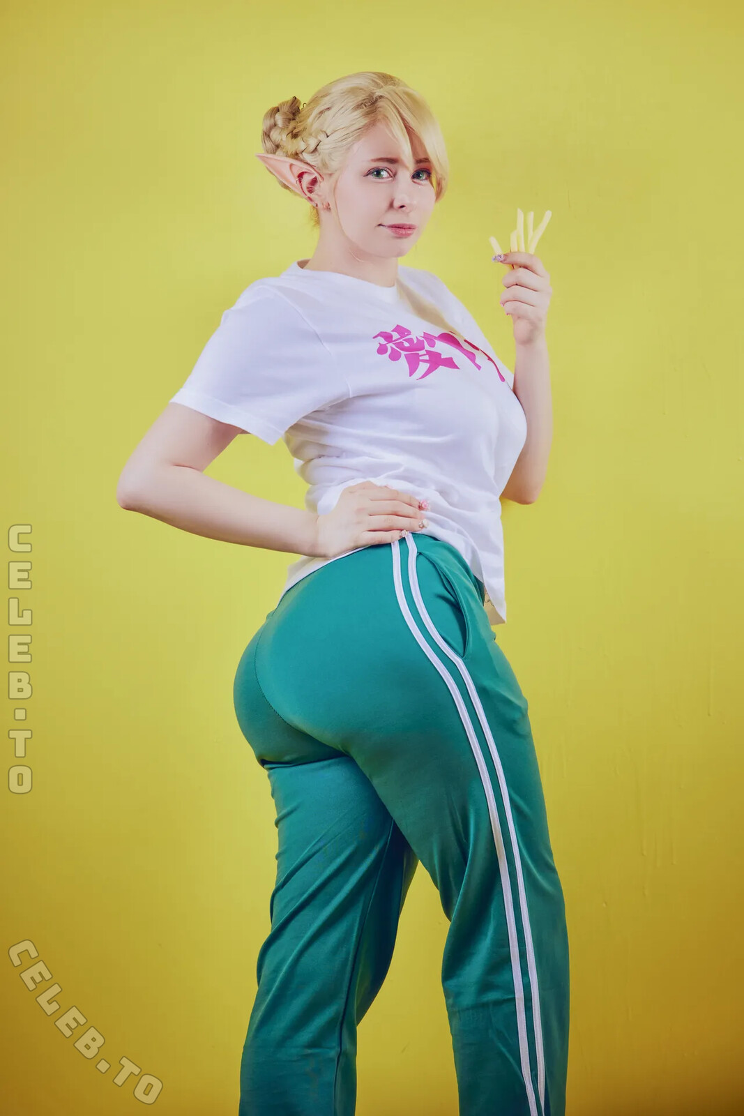 Yuriko Tiger nude photo 5