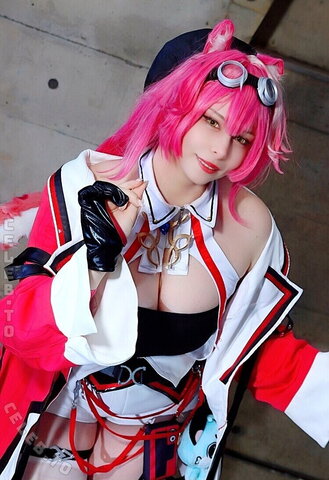 Yuriko Tiger nude photo 1