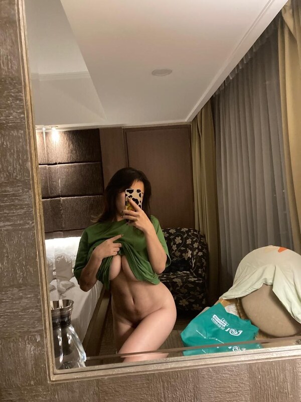 Yuura Tamaki nude photo 5
