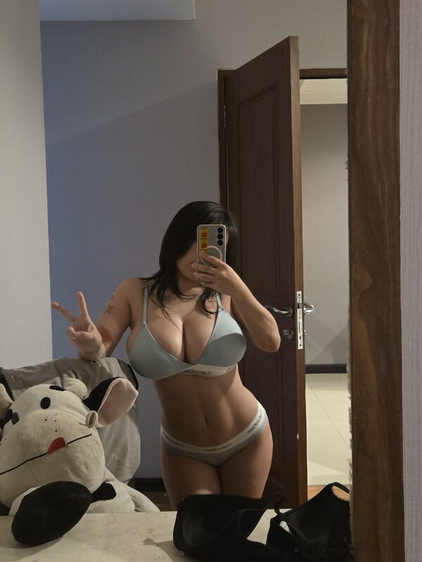 Yuura Tamaki nude photo 10
