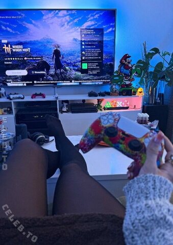 Yve.gaming – For our foot lovers