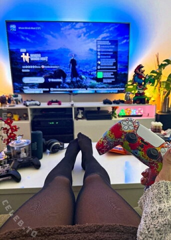 Yve.gaming nude photo 3