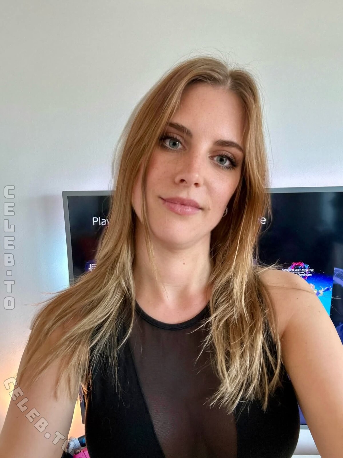 Yve.gaming nude photo 1