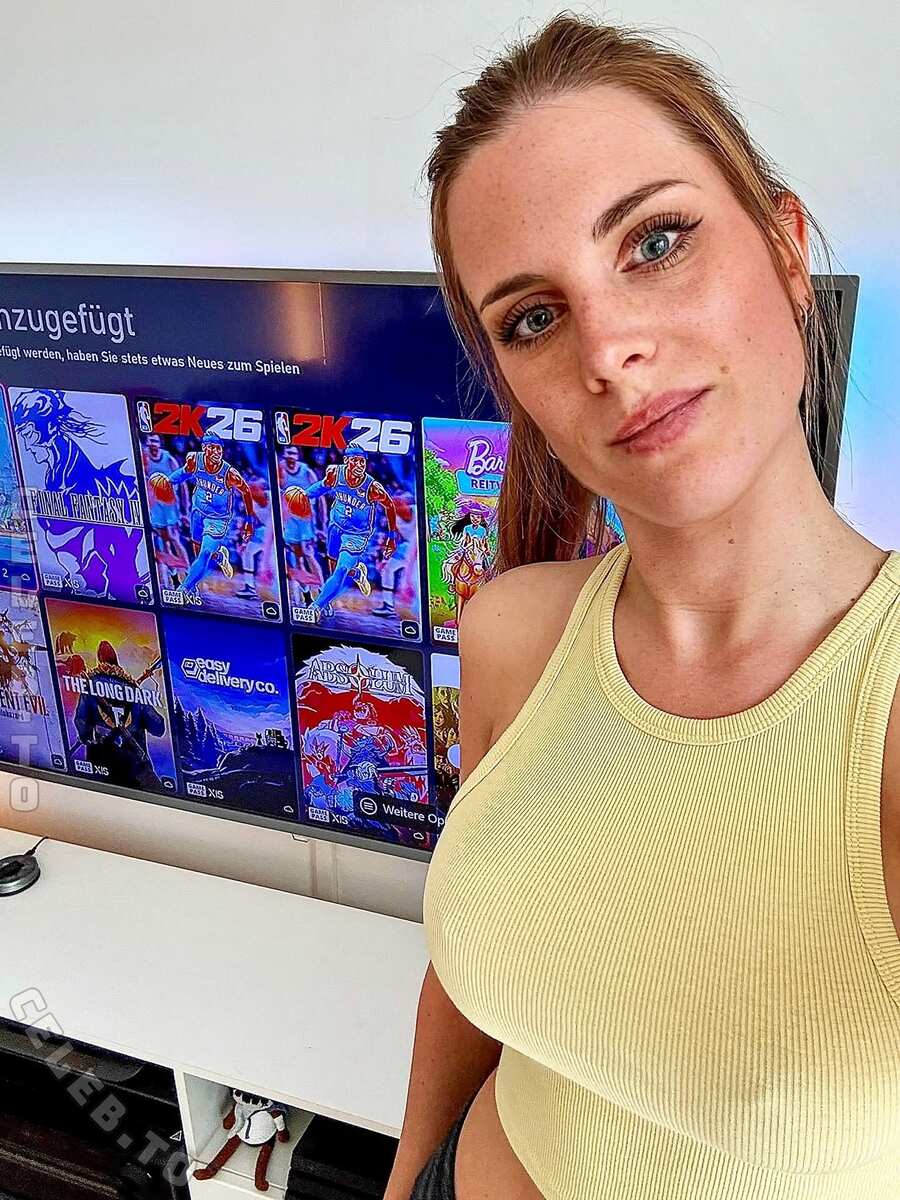 Yve.gaming nude photo 3
