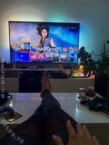 Yve.gaming nude photo 12
