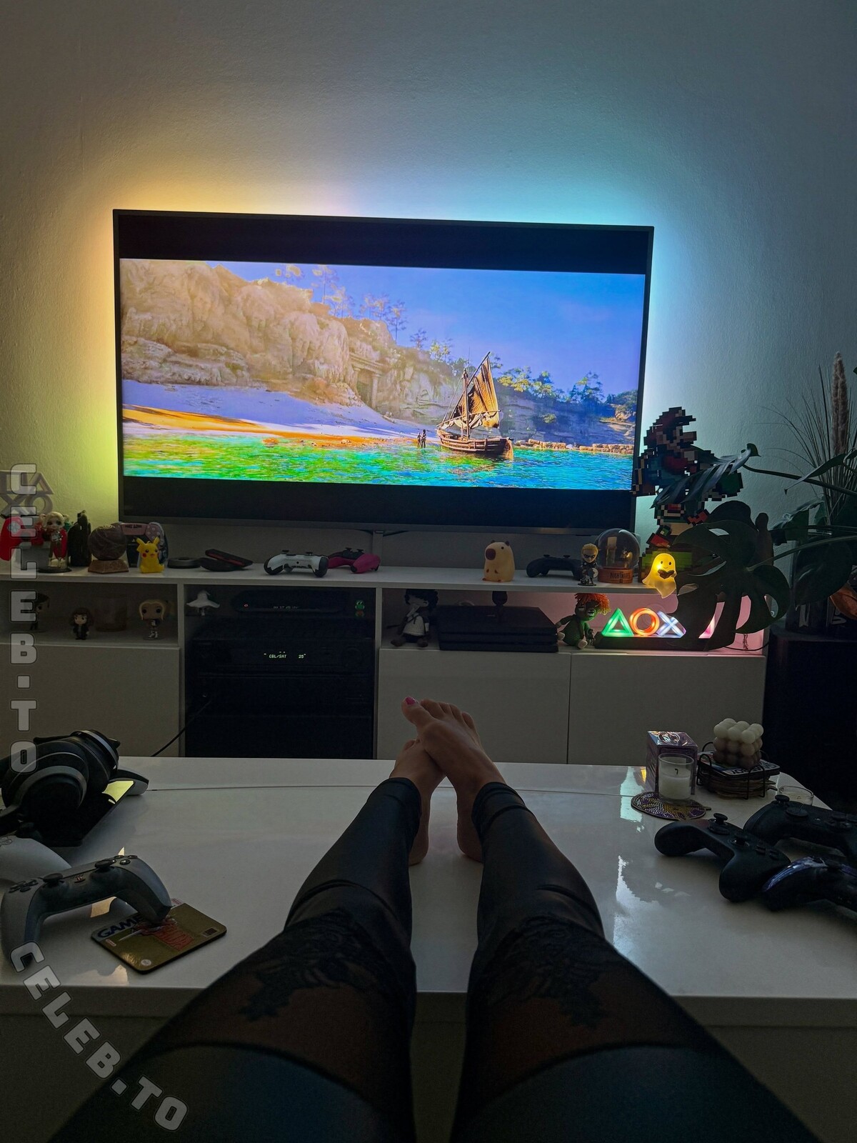 Yve.gaming nude photo 5