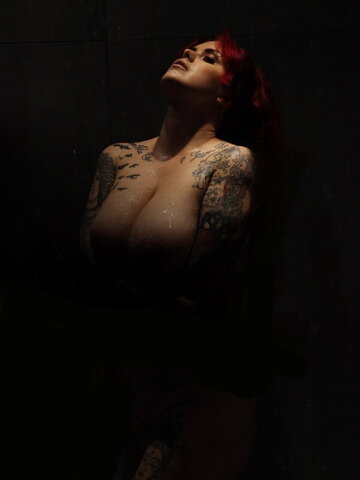 Yvonne Hermann nude photo 3