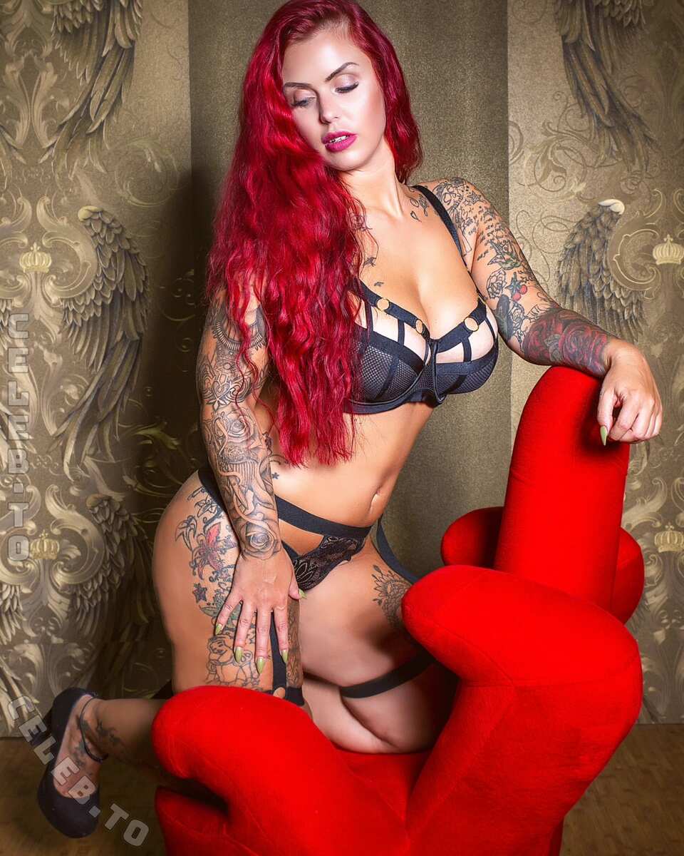 Yvonne Hermann nude photo 5