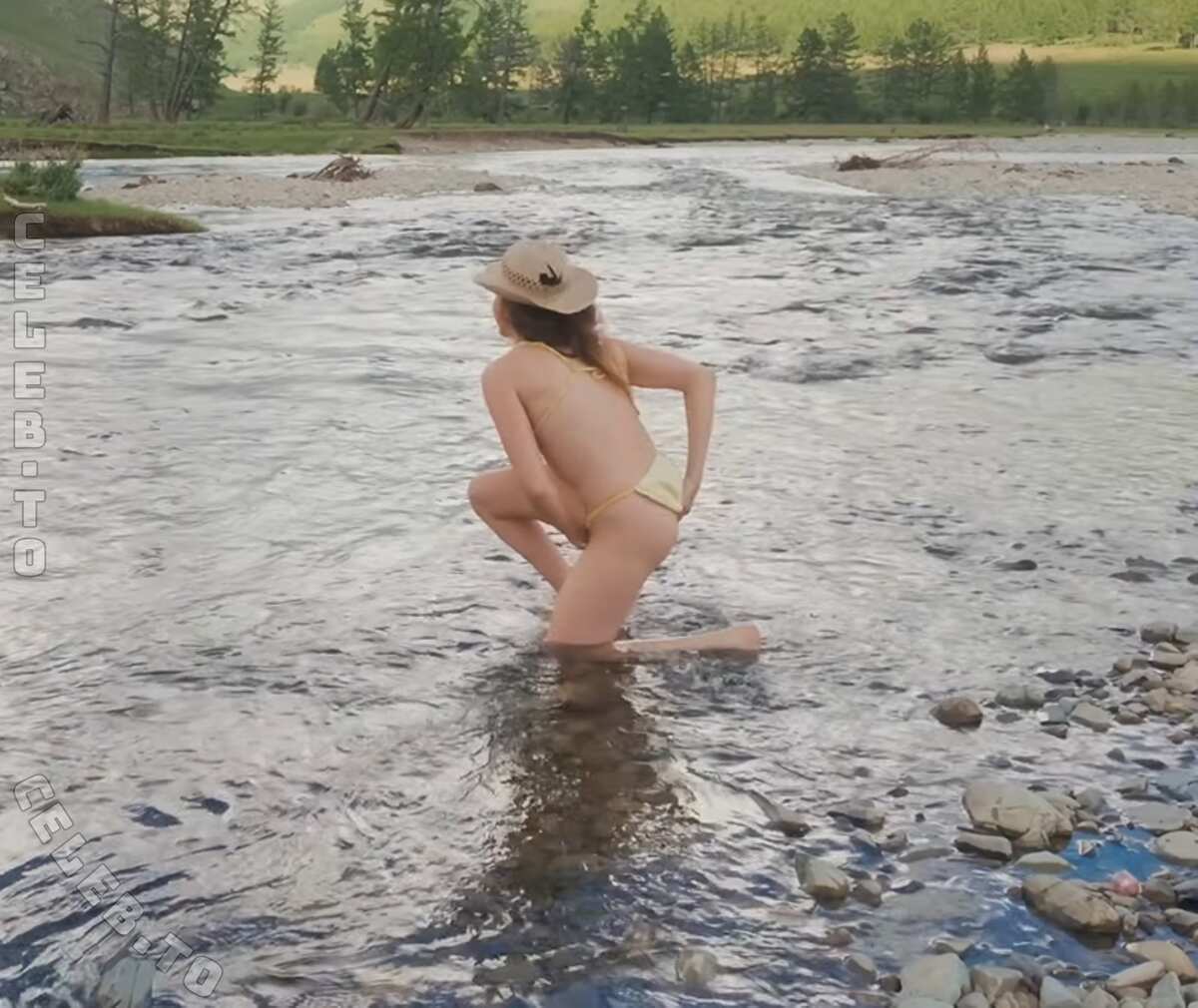 Yvonne Pferrer nude photo 3