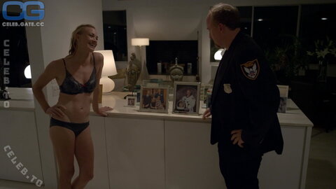 Yvonne Strahovski – Screenshots from the series Chuck