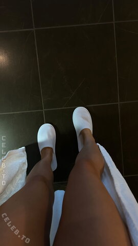 Z1lan nude photo 110