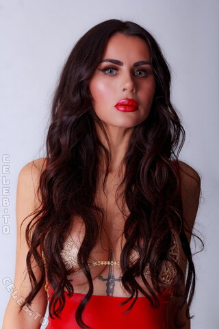 Zaniiii nude photo 15