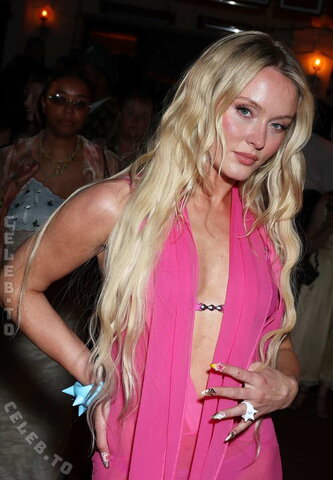 Zara Larsson nude photo 5