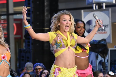 Zara Larsson photo 6