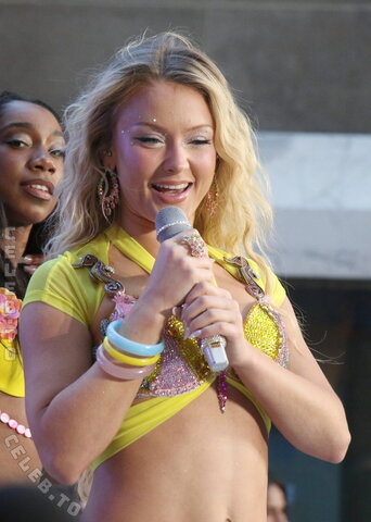 Zara Larsson nude photo 46