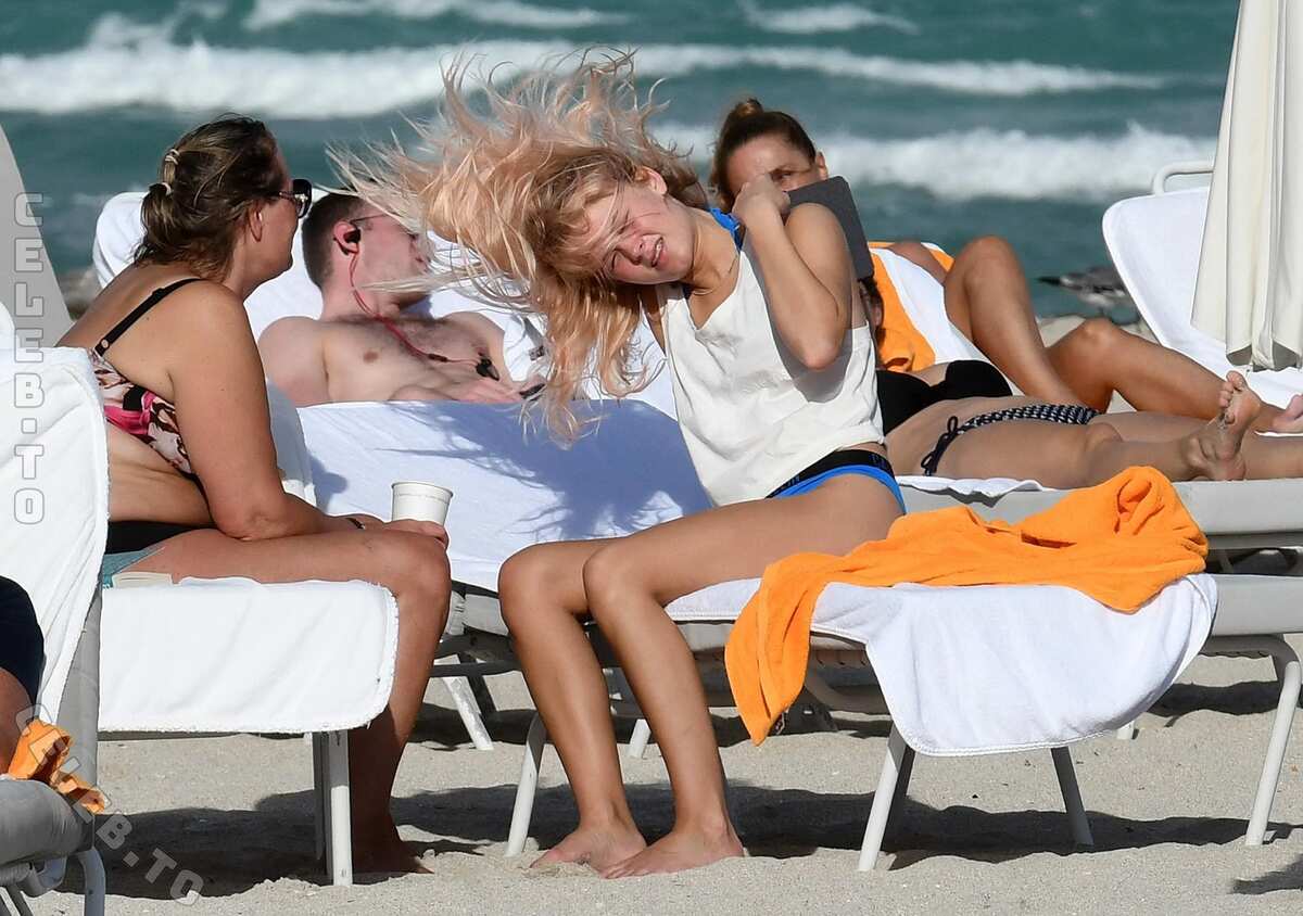 Zara Larsson nude photo 1