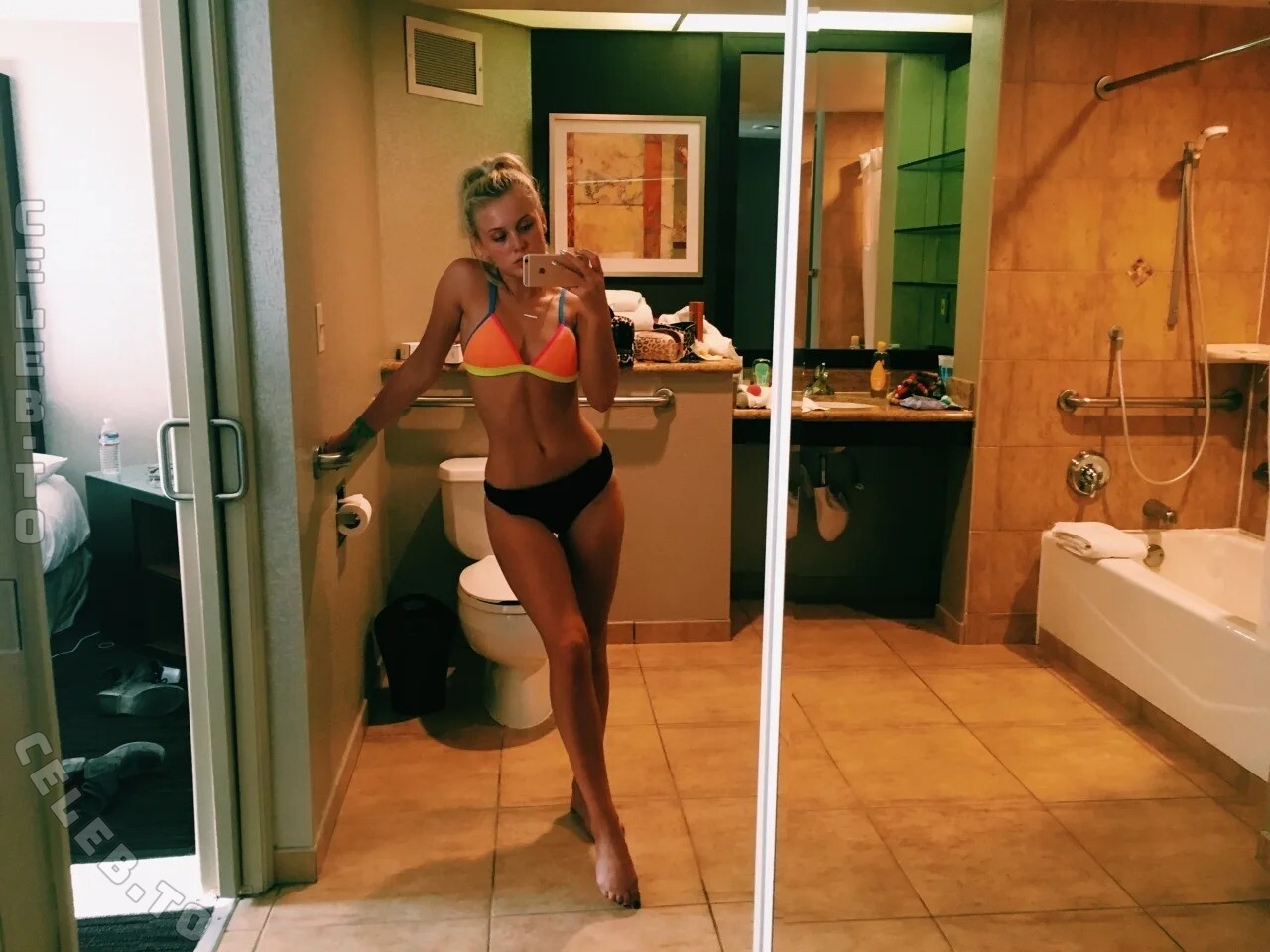 Zara Larsson nude photo 3