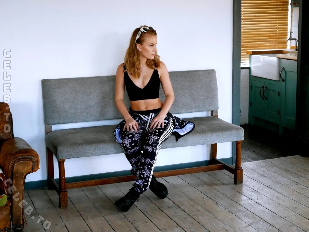 Zara Larsson nude photo 5