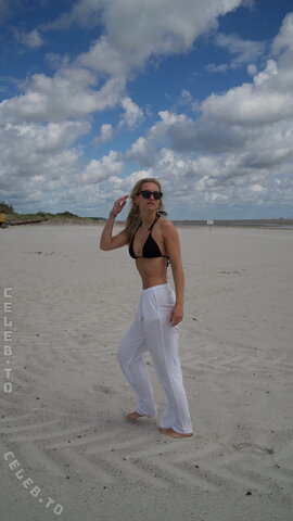 Zarah Ellen Hot (1 photo)