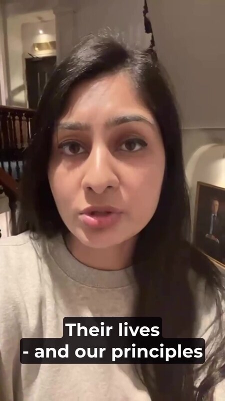 Zarah Sultana nude photo 8