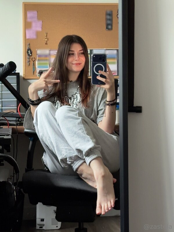 Zasterini nude photo 3