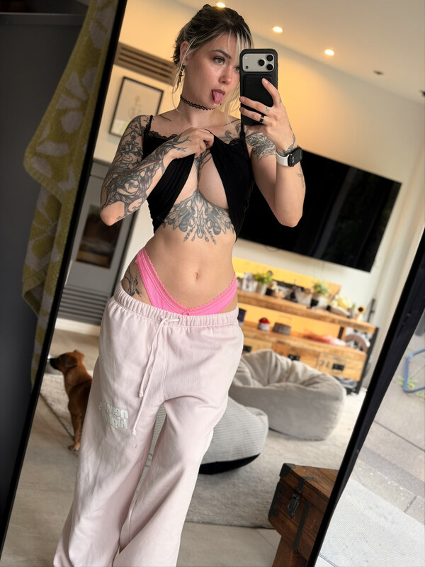 Zayuri nude photo 3